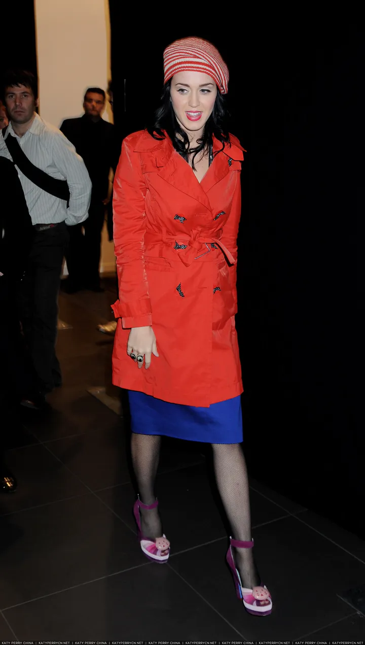 参加"Comme Des Garcons For H&M" VIP会员服饰预览