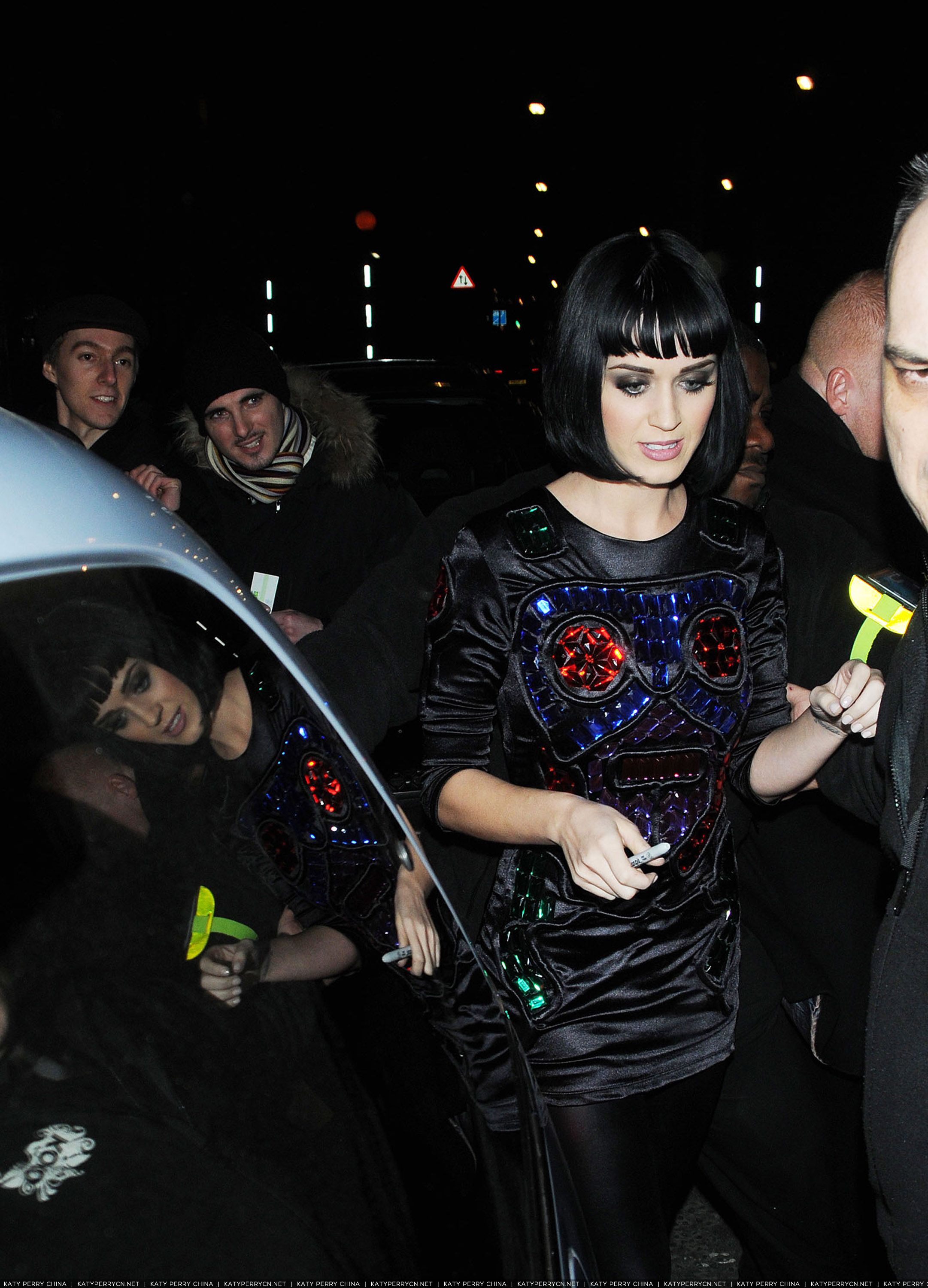 来到演唱会场地Koko，和歌迷见面 - 2009年2月26日