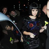 来到演唱会场地Koko，和歌迷见面 - 2009年2月26日