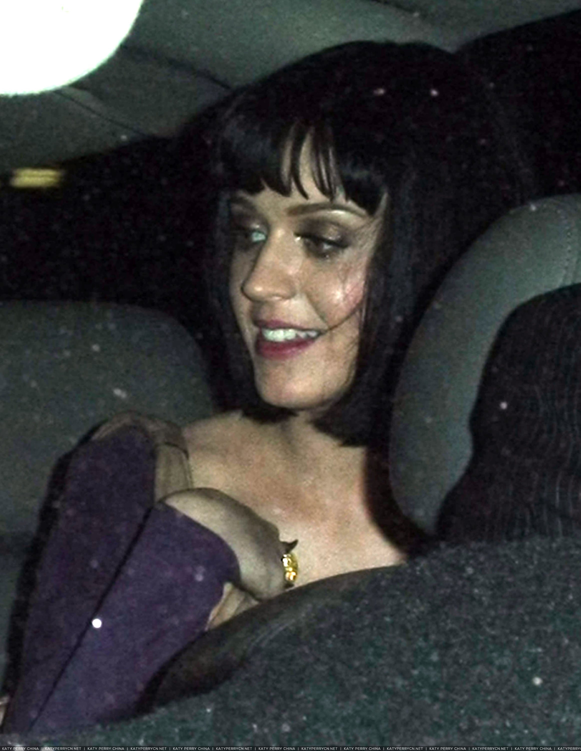 凯蒂·佩芮在Les Deux餐厅用餐后坐车离开 - 2009年3月18日