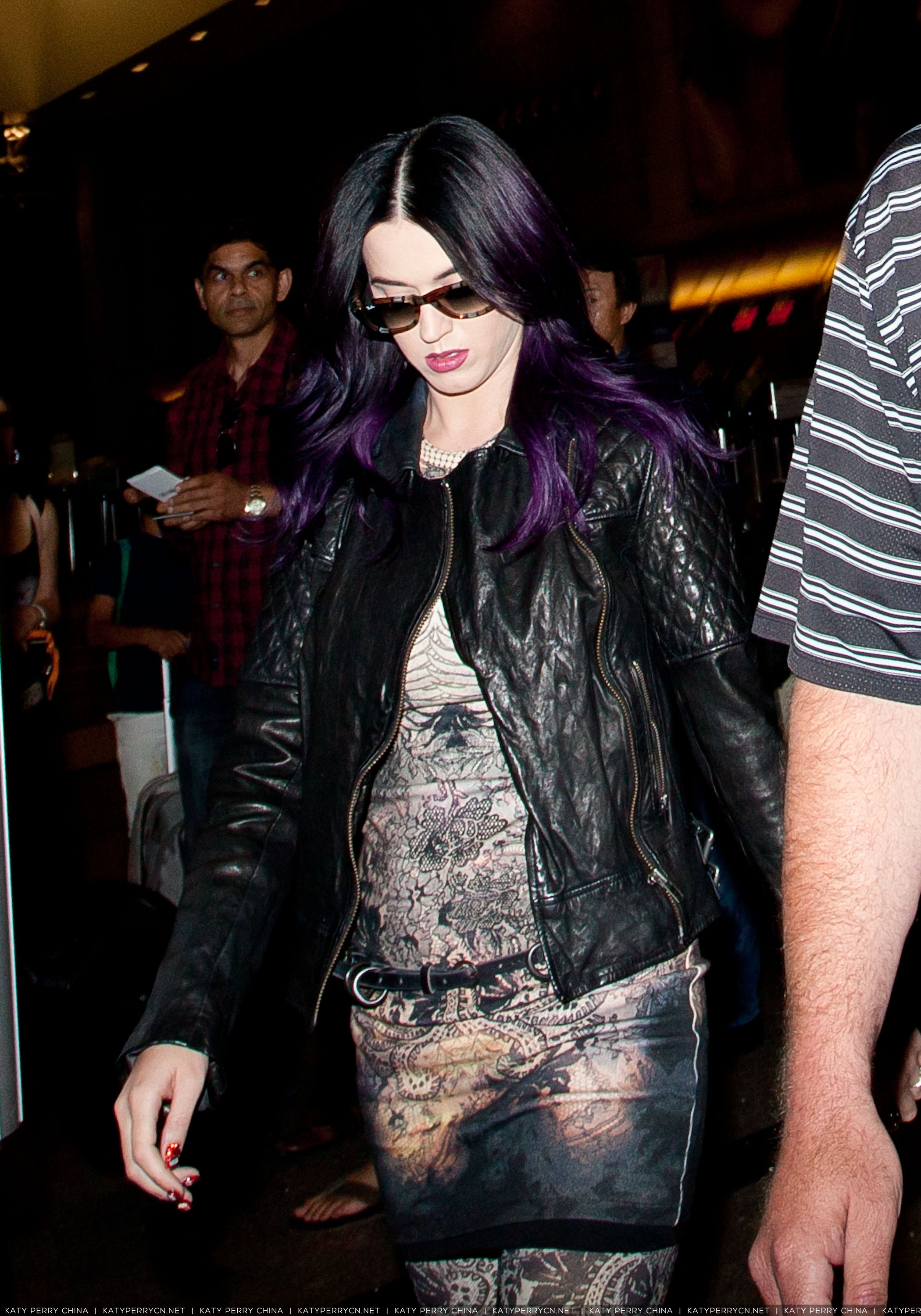 抵达洛杉矶国际机场，准备登上去悉尼的航班 - 2012年6月27日