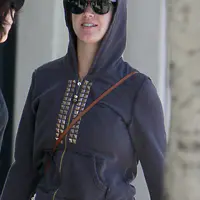 凯蒂佩芮在好莱坞的古装店Golyester购物 - 2012年8月22日