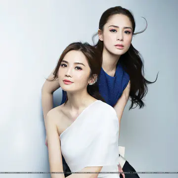 Twins 2017 艺人形象照