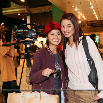 郑希怡 拍摄《花心机》MV 时偶遇 阿sa