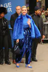 Katy Perry 离开《早安美国》节目录制现场路过时代广场