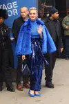 Katy Perry 离开《早安美国》节目录制现场路过时代广场