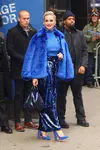 Katy Perry 离开《早安美国》节目录制现场路过时代广场