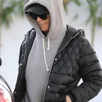 离开洛杉矶的办公室 - 2020年2月19日街拍