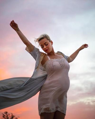 Katy Perry 在亚马逊直播上Q＆A文字翻译