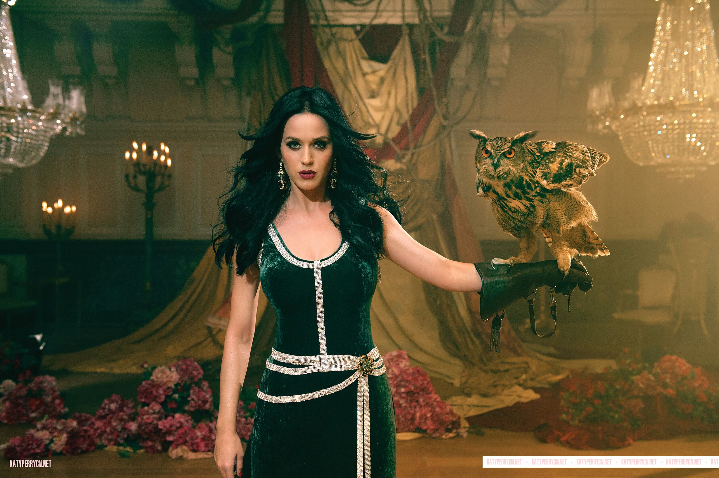 凯蒂佩芮造访马达加斯加关怀儿童有感而发，藉新歌「Unconditionally」倡导多元的爱！