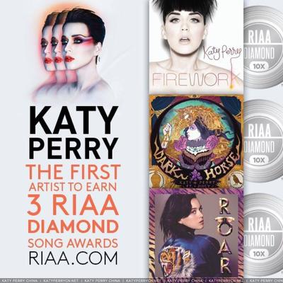 Katy Perry 成为全美国第一位拥有3张钻石销量单曲的歌手
