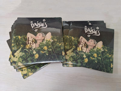 【限量抢购】Katy Perry 亲笔签名“Daisies”黑胶