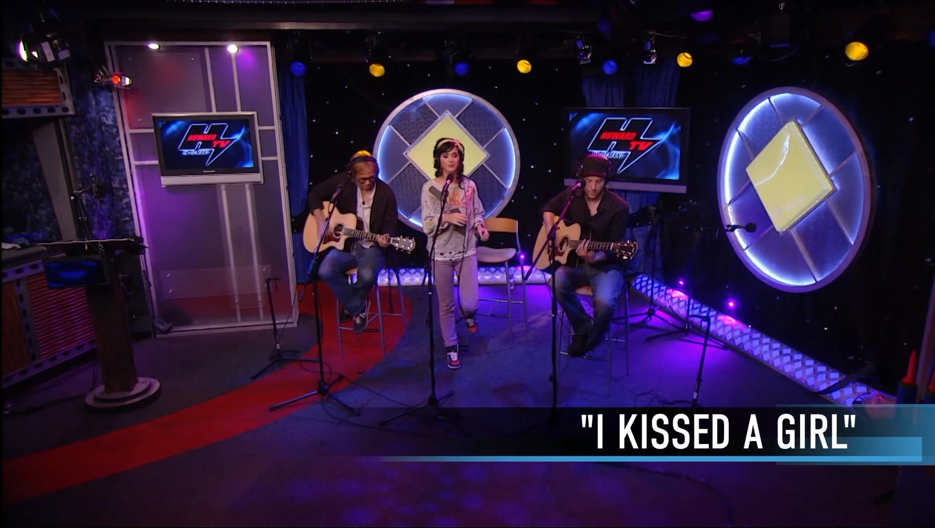 I Kissed a Girl (Howard Stern Show 现场)