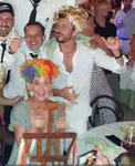 Katy Perry和Orlando Bloom在“Taverna Anema e Core”夜店饮酒唱K