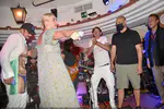Katy Perry和Orlando Bloom在“Taverna Anema e Core”夜店饮酒唱K