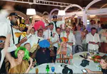 Katy Perry和Orlando Bloom在“Taverna Anema e Core”夜店饮酒唱K