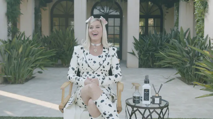 【中文字幕】Katy Perry - Laundrin 电视广告 幕后采访 (2021)