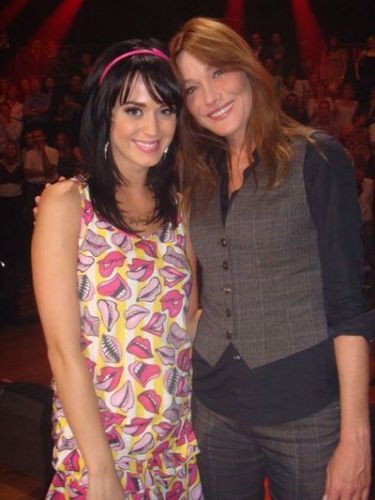 凯蒂佩芮拉拉情话唱不休法国第一夫人也疯狂！