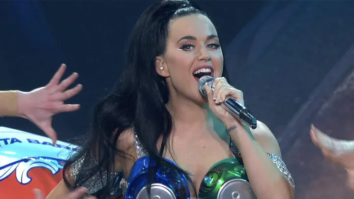 When I'm Gone / Walking On Air (拉斯维加斯驻唱 PLAY 现场)