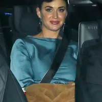 Katy Perry和朋友们在好莱坞的狼妈妈餐厅庆祝Orlando Bloom的45岁生日 - 2022年1月13日