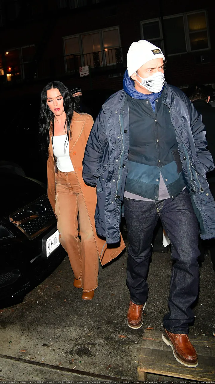 Katy Perry 和 Orlando Bloom 到达Carbone餐厅 - 2022年1月27日