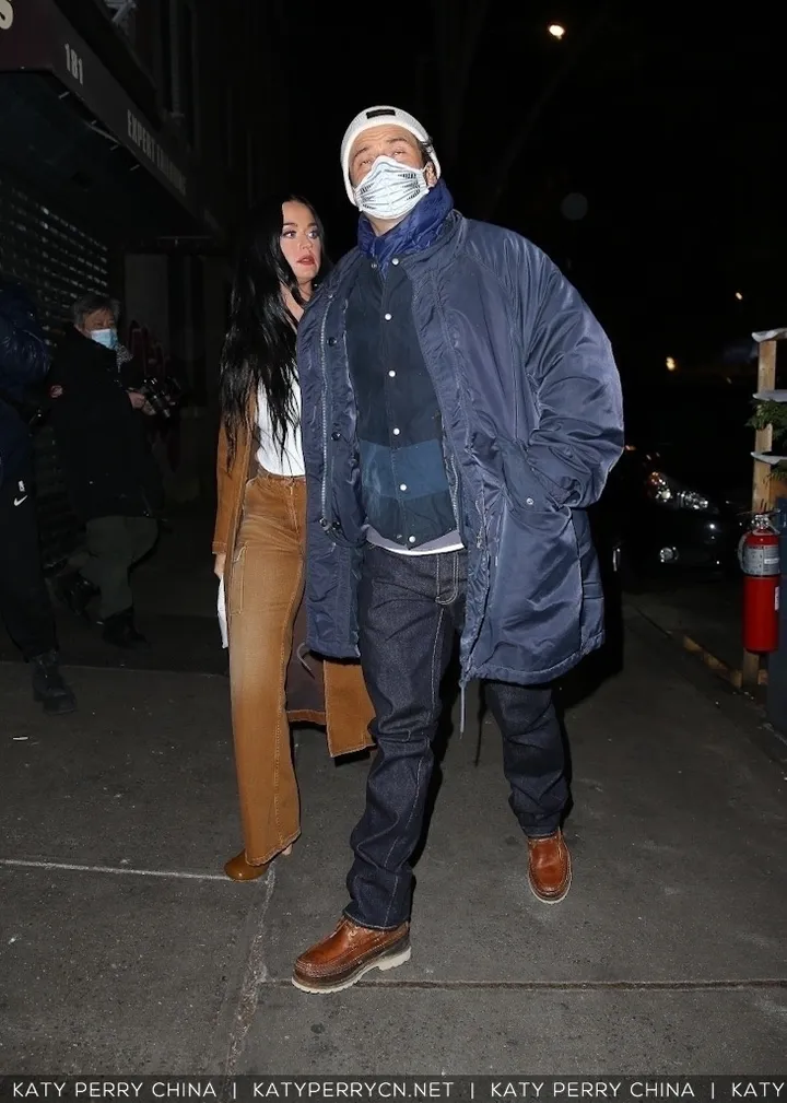 Katy Perry 和 Orlando Bloom 到达Carbone餐厅 - 2022年1月27日