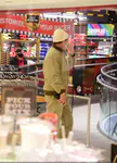 Katy Perry 和 Orlando Bloom 逛儿童玩具店 FAO Schwarz - 2022年1月28日