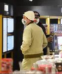 Katy Perry 和 Orlando Bloom 逛儿童玩具店 FAO Schwarz - 2022年1月28日