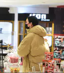 Katy Perry 和 Orlando Bloom 逛儿童玩具店 FAO Schwarz - 2022年1月28日