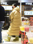 Katy Perry 和 Orlando Bloom 逛儿童玩具店 FAO Schwarz - 2022年1月28日