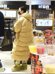 Katy Perry 和 Orlando Bloom 逛儿童玩具店 FAO Schwarz - 2022年1月28日