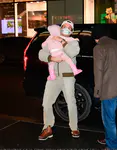 Katy Perry 和 Orlando Bloom 逛儿童玩具店 FAO Schwarz - 2022年1月28日