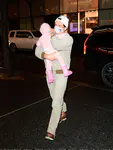 Katy Perry 和 Orlando Bloom 逛儿童玩具店 FAO Schwarz - 2022年1月28日