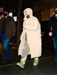 Katy Perry 和 Orlando Bloom 逛儿童玩具店 FAO Schwarz - 2022年1月28日