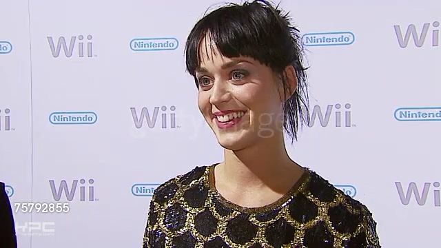 Katy Perry出席任天堂活动接受记者采访 (2006.11.16)