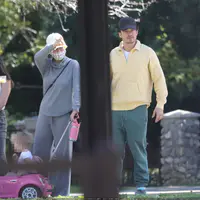 Katy Perry 和 Orlando Bloom 带孩子去公园玩 - 2022年2月13日