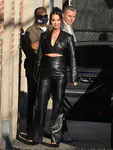 到达 “Jimmy Kimmel Live!” - 2022年2月24日