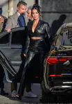 到达 “Jimmy Kimmel Live!” - 2022年2月24日