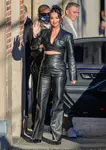 到达 “Jimmy Kimmel Live!” - 2022年2月24日