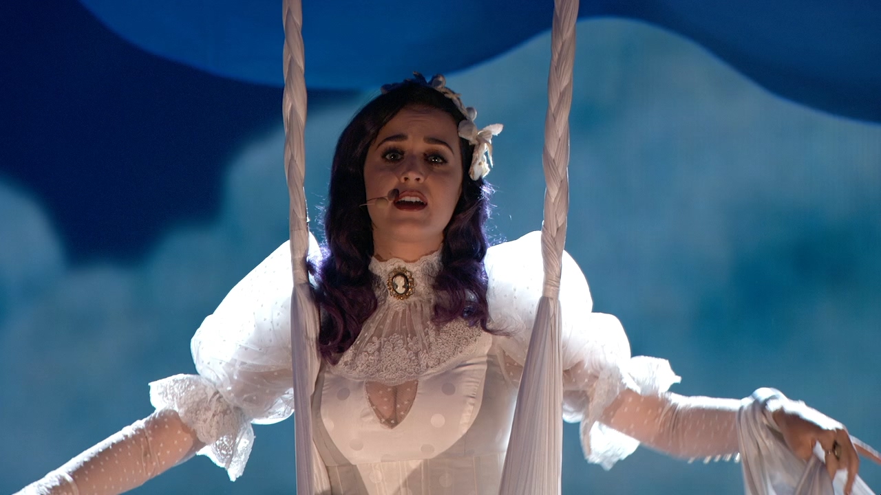 Wide Awake (Billboard Music Awards 现场)