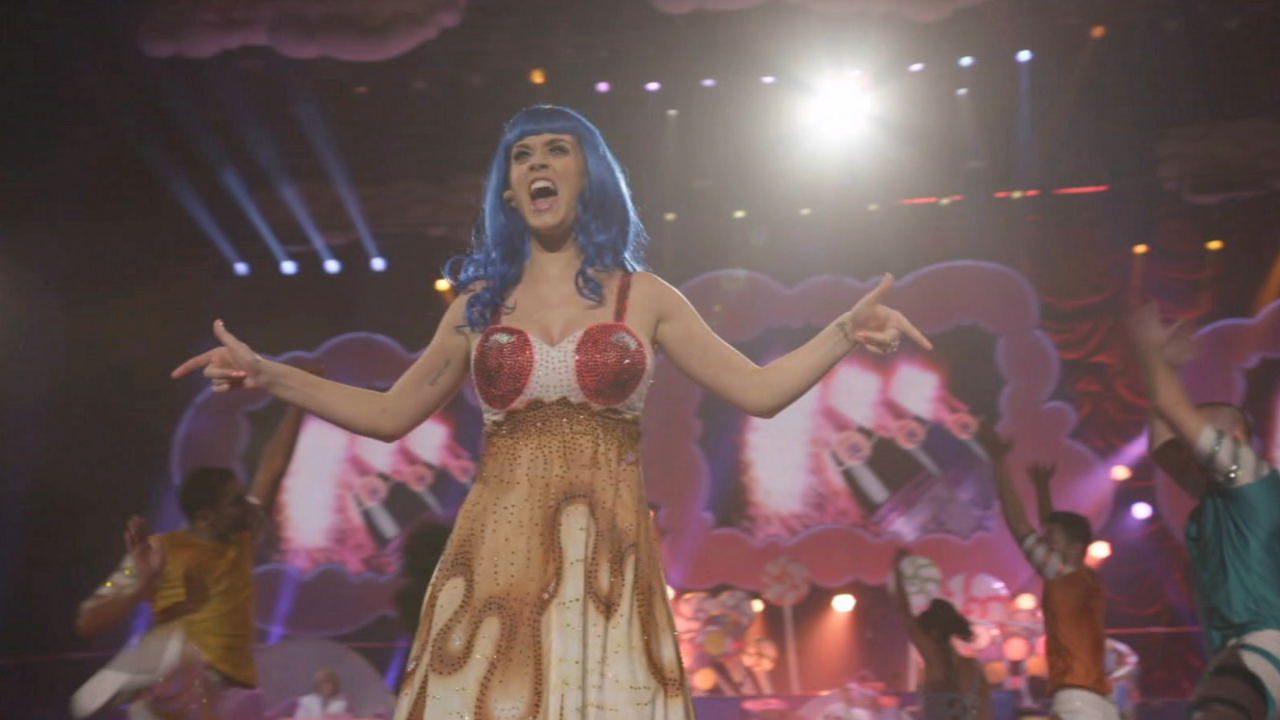 Last Friday Night (The California Dreams Tour 演唱会现场)