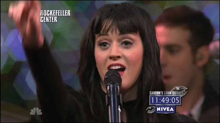 I Kissed A Girl (NBC 2009 跨年演唱会 / NBC New Year's Eve 现场)