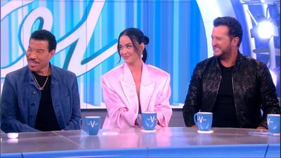 美国偶像评委们讨论最新季 | The View