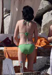​Katy Perry和Travis McCoy在墨西哥海滩度过圣诞