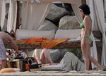​Katy Perry和Travis McCoy在墨西哥海滩度过圣诞