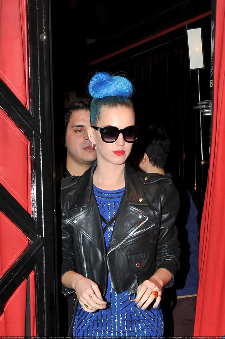 凯蒂佩芮和巴普提斯特·贾比考尼现身法国巴黎的蒙塔纳俱乐部