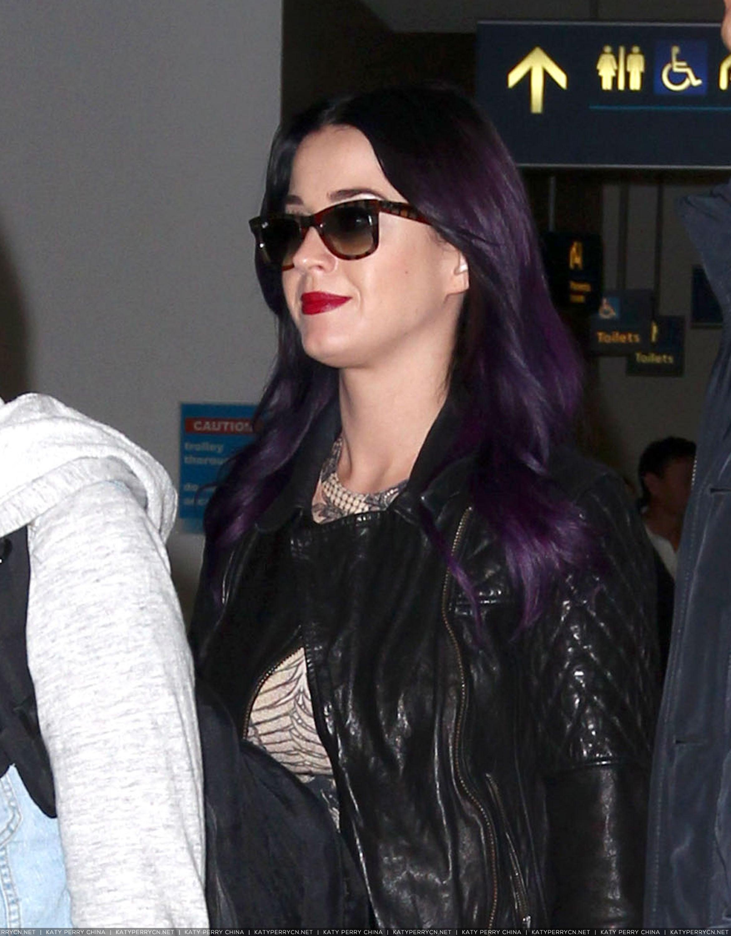 凯蒂佩芮抵达澳大利亚悉尼准备出席《Katy Perry: Part of Me》首映礼