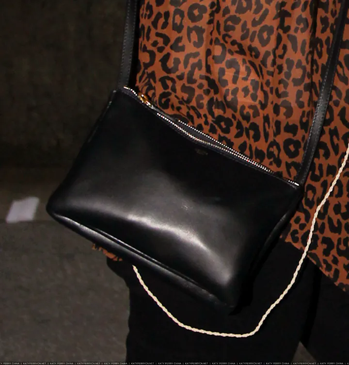 凯蒂佩芮抵达美国洛杉矶国际机场