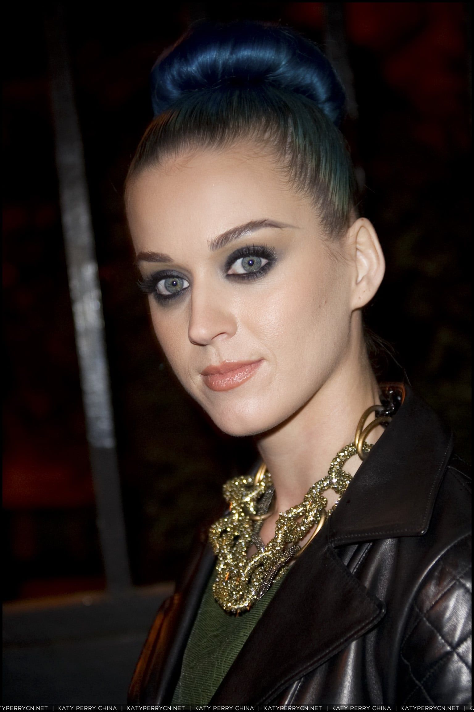 Yves Saint-Laurent  2012 秋冬成衣秀 - 到达（巴黎时装周）