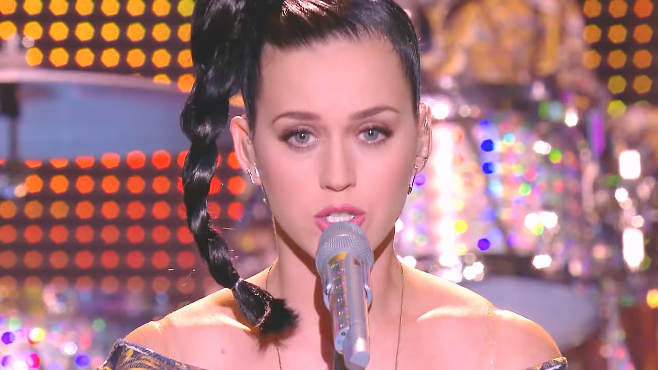 Roar (Le Grand Journal 现场版)